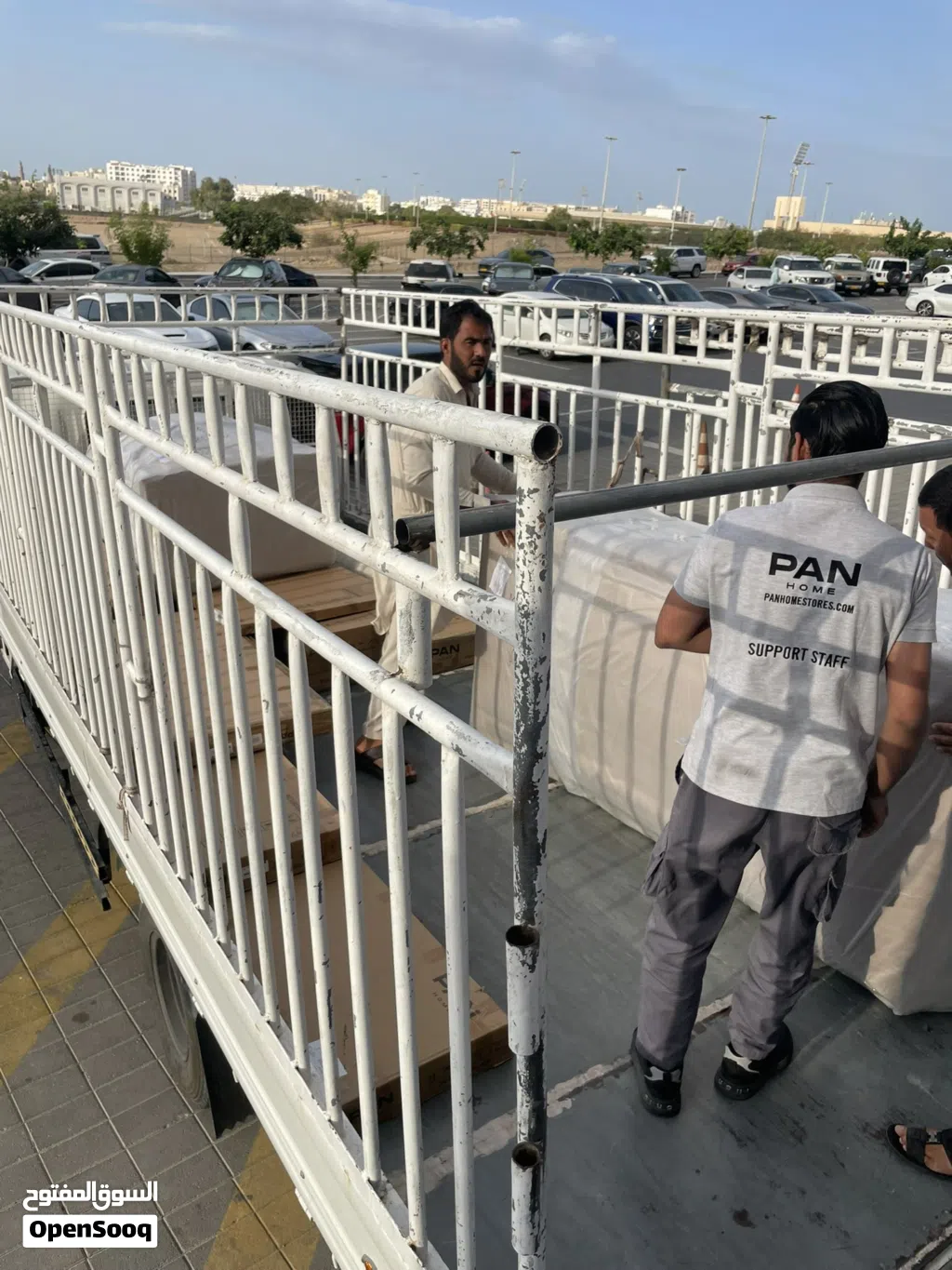 نقل عام فك وتركيب لأثاث يتوفر نجار وعمال شاحنة