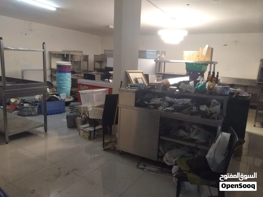 نوفر الجميعا البيع أدوات المطاعم او المقاهي المستعملة Rasturant equipment for sale used like new