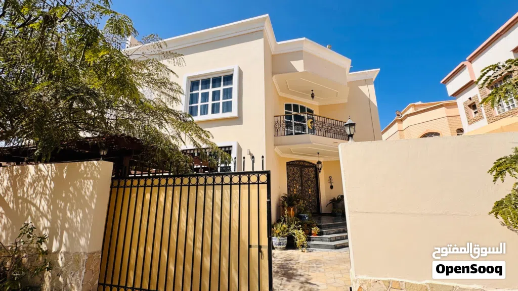 356 m2 More than 6 bedrooms Villa for Sale in Muscat Azaiba