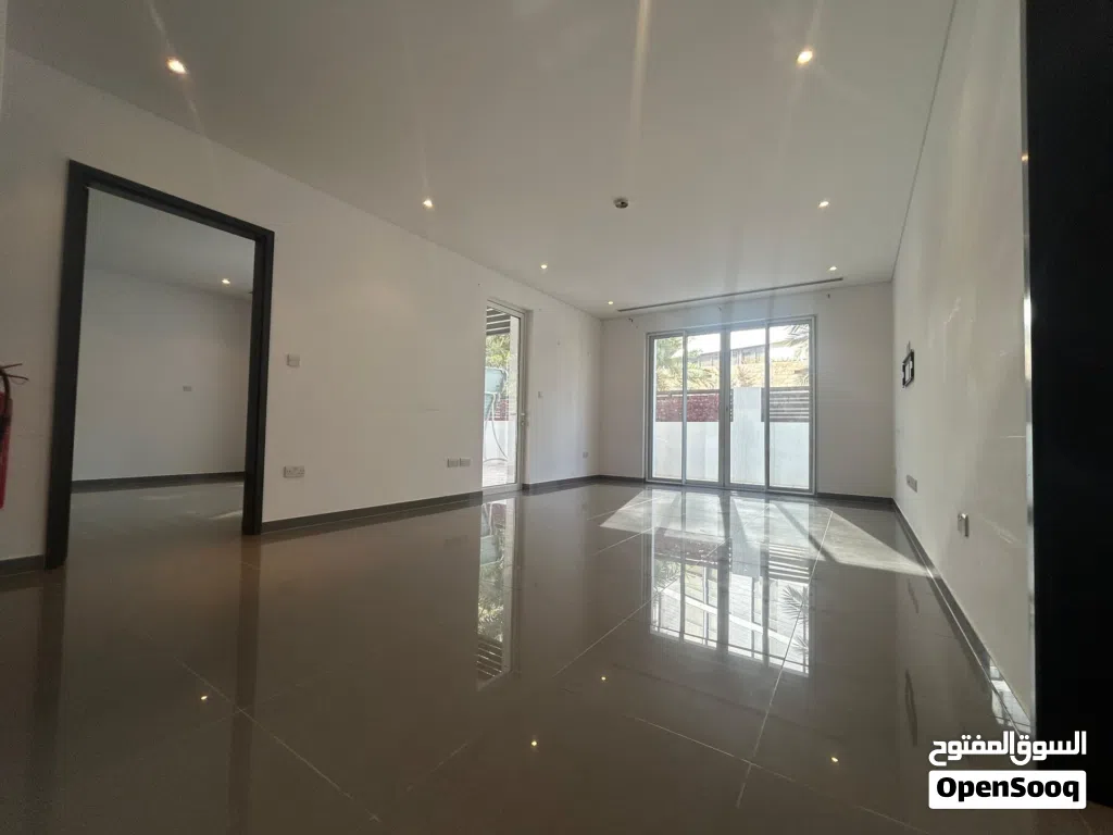 Large 2 bedroom apartment Mouj