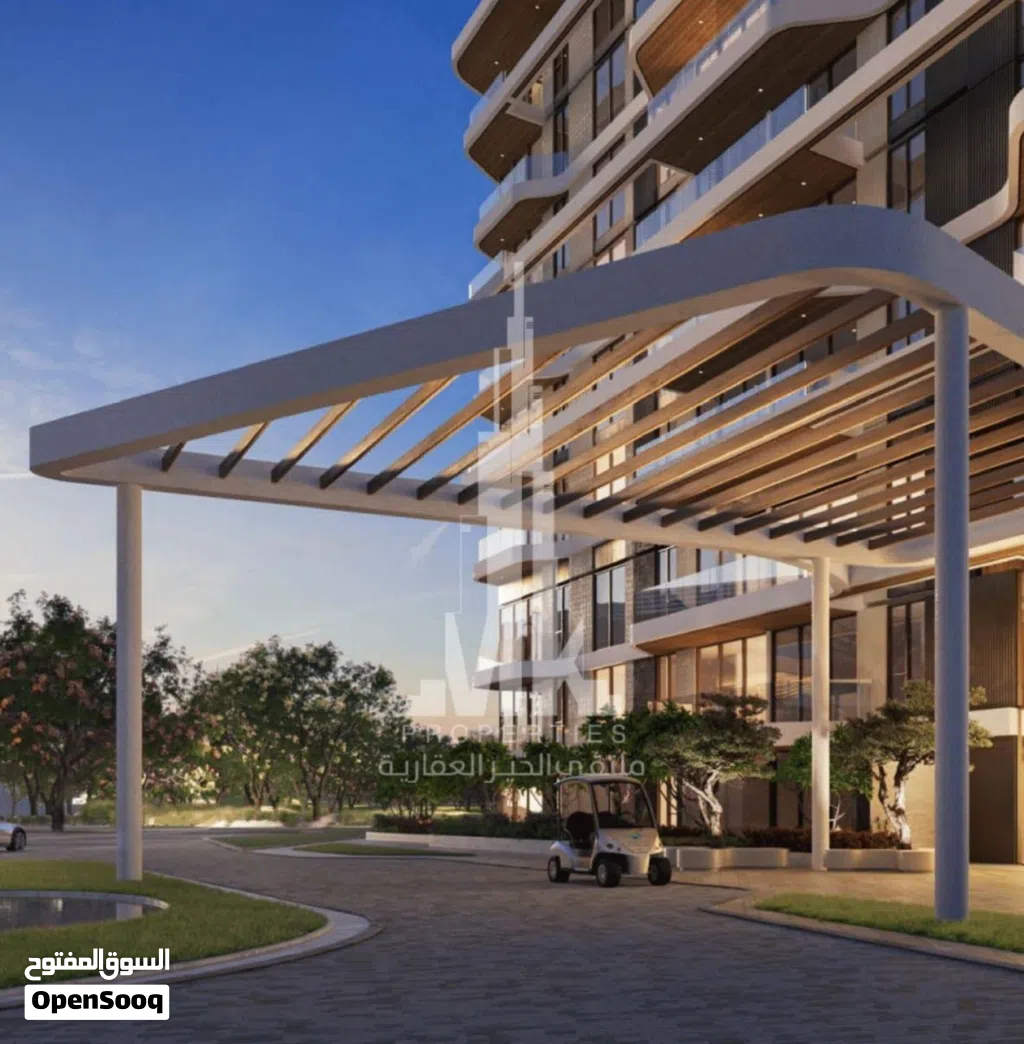Elegant Living with Panoramic Golf Views