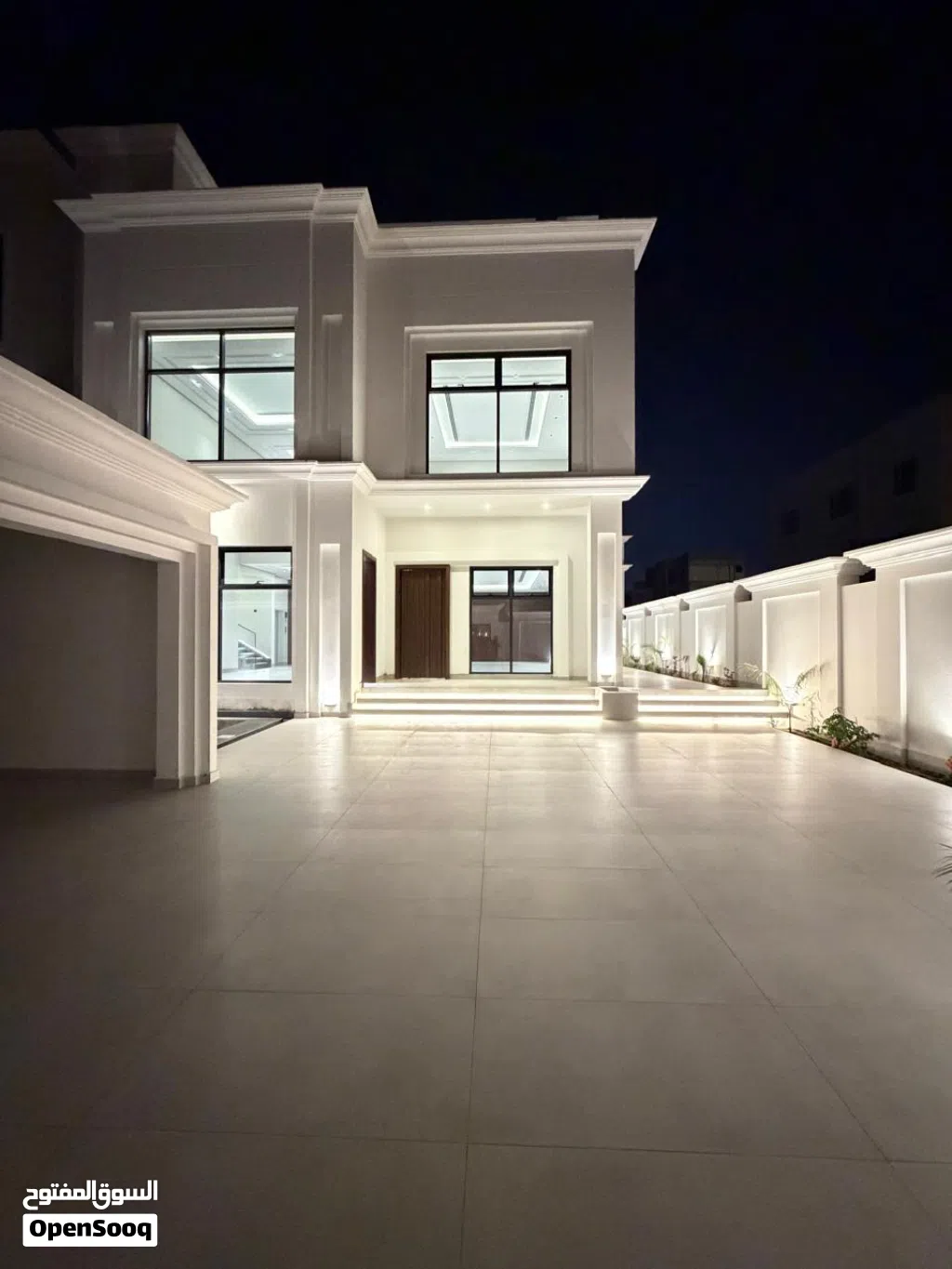 512 m2 More than 6 bedrooms Villa for Sale in Muscat Al Khoud