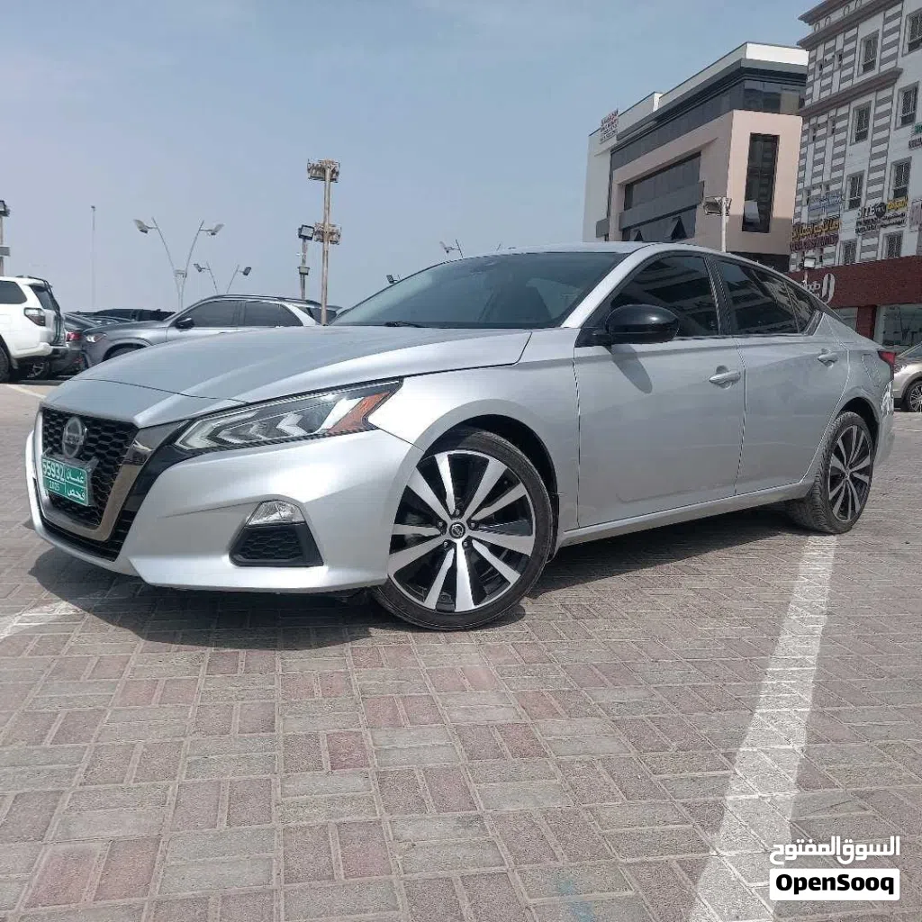 2020 Nissan Altima SR