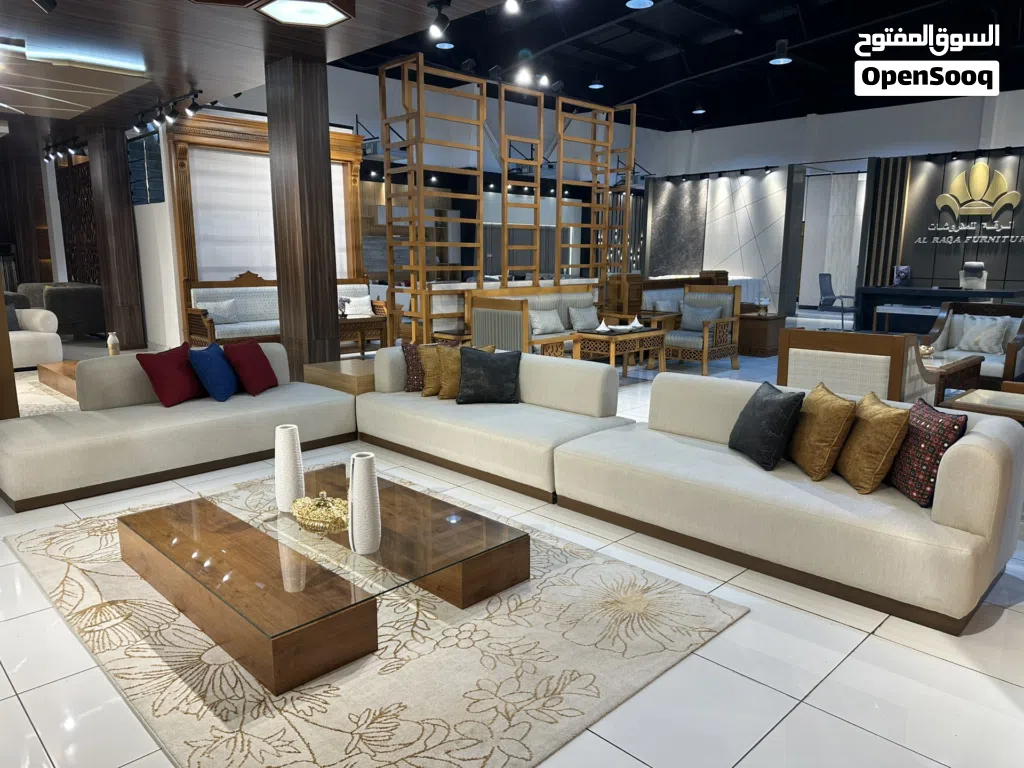 للبيع  في بركاء مصنع ومعرض اثاث ومطابخ وخزائن