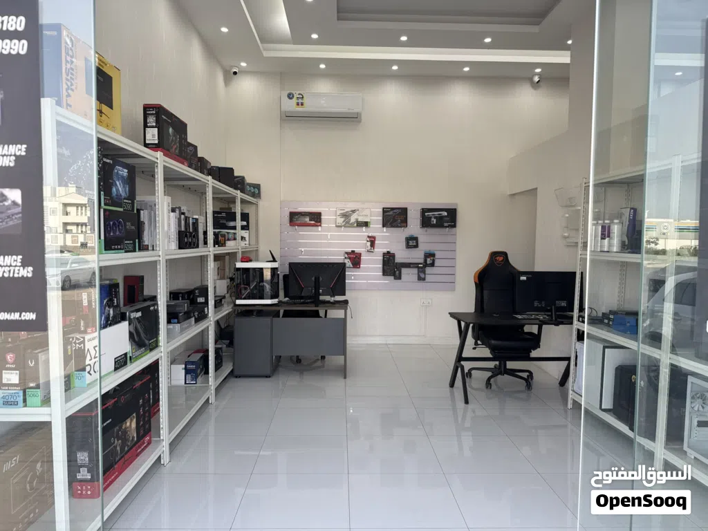 PC and electronic acessories shop for sale  محل كمبيوتر و الكترونيات للبيع