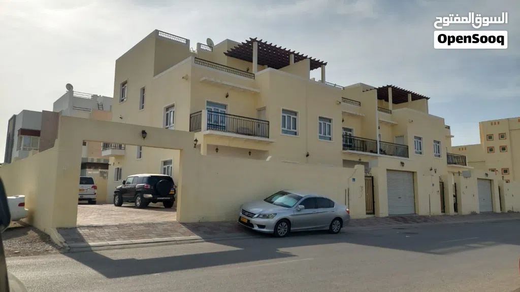 Semi Furnished Monthly in Muscat Al Khoud