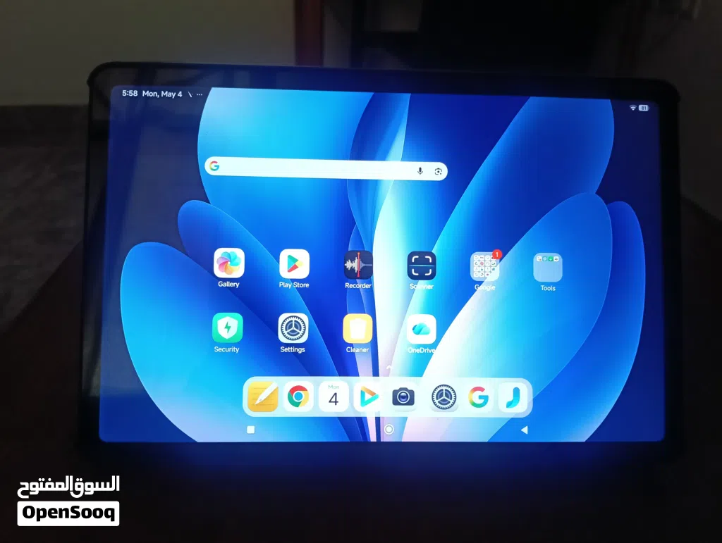 Redmi Pad2 rarely used. just 3 month old. Box with cover and warranty.