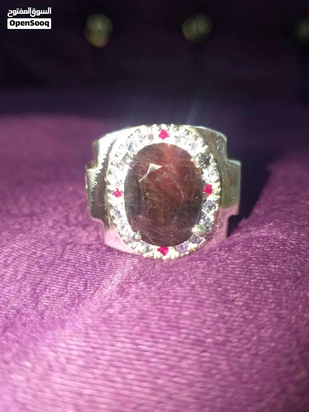 خاتم ياقو ت أزرق مع الأحمر تنزاني من النوادر natural untreated winza sapphire Tanzania stone ring