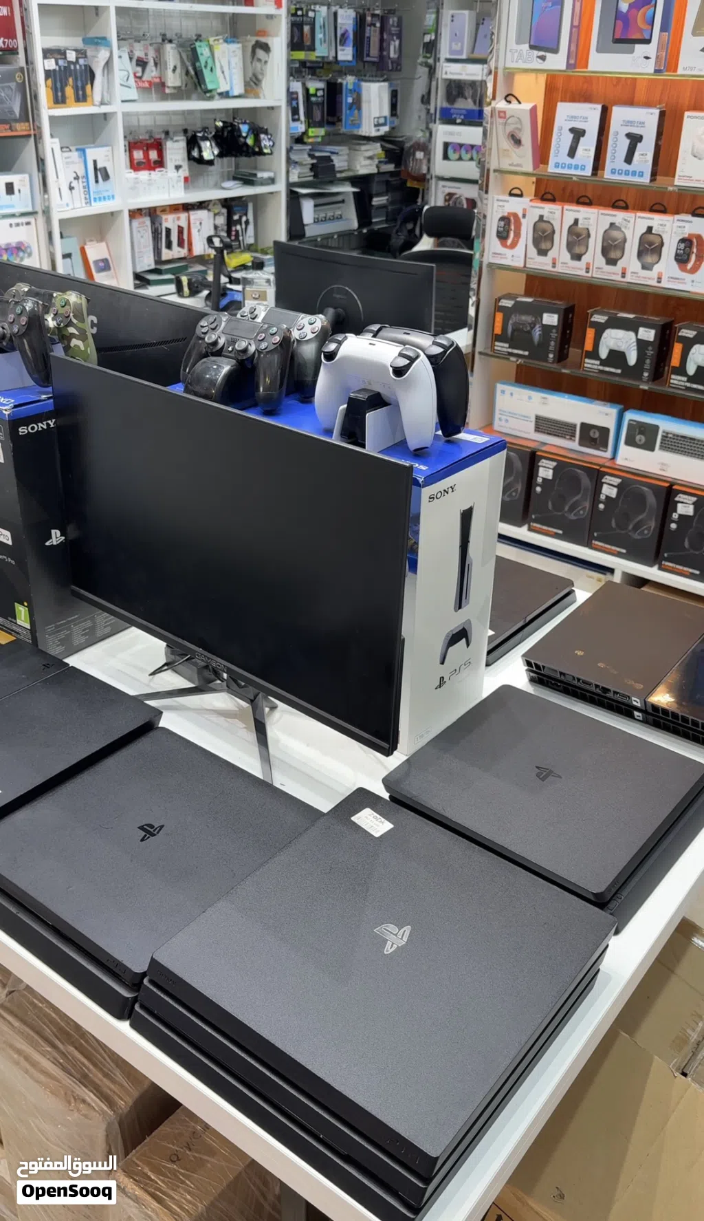 PlayStation 4 PlayStation for sale in Al Dakhiliya