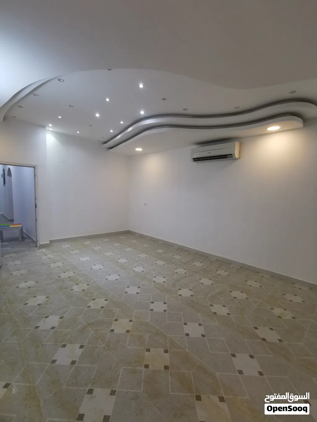 300 m2 More than 6 bedrooms Apartments for Sale in Muscat Al Maabilah