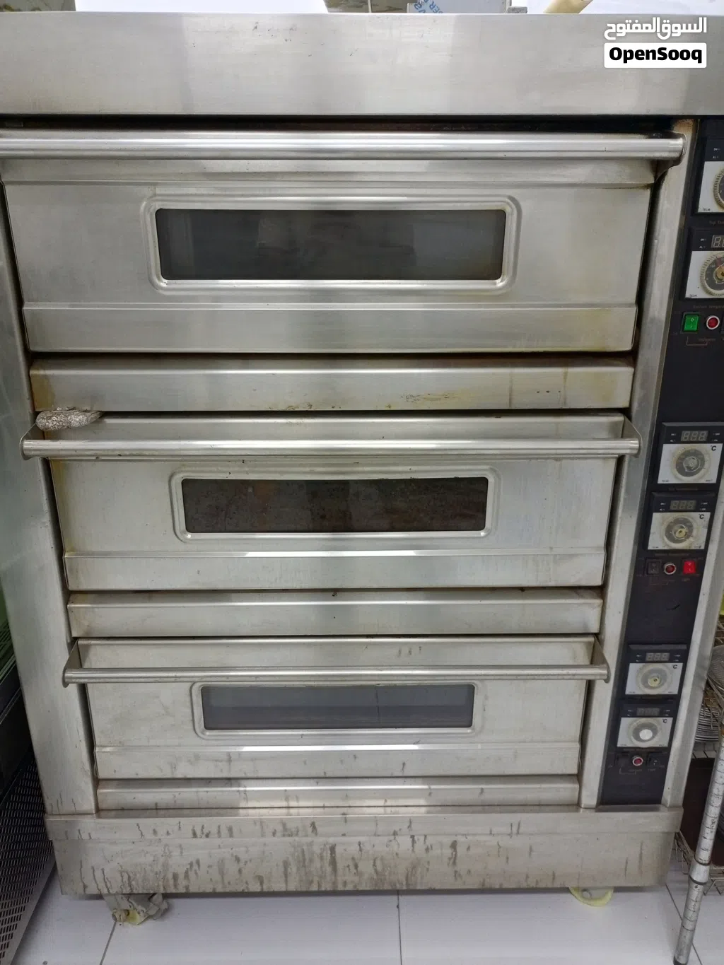 فرن 3 طبقات  3-tier oven