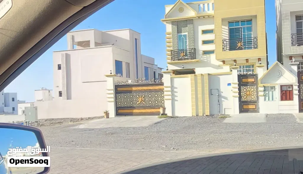 320 m2 More than 6 bedrooms Villa for Rent in Muscat Al Maabilah