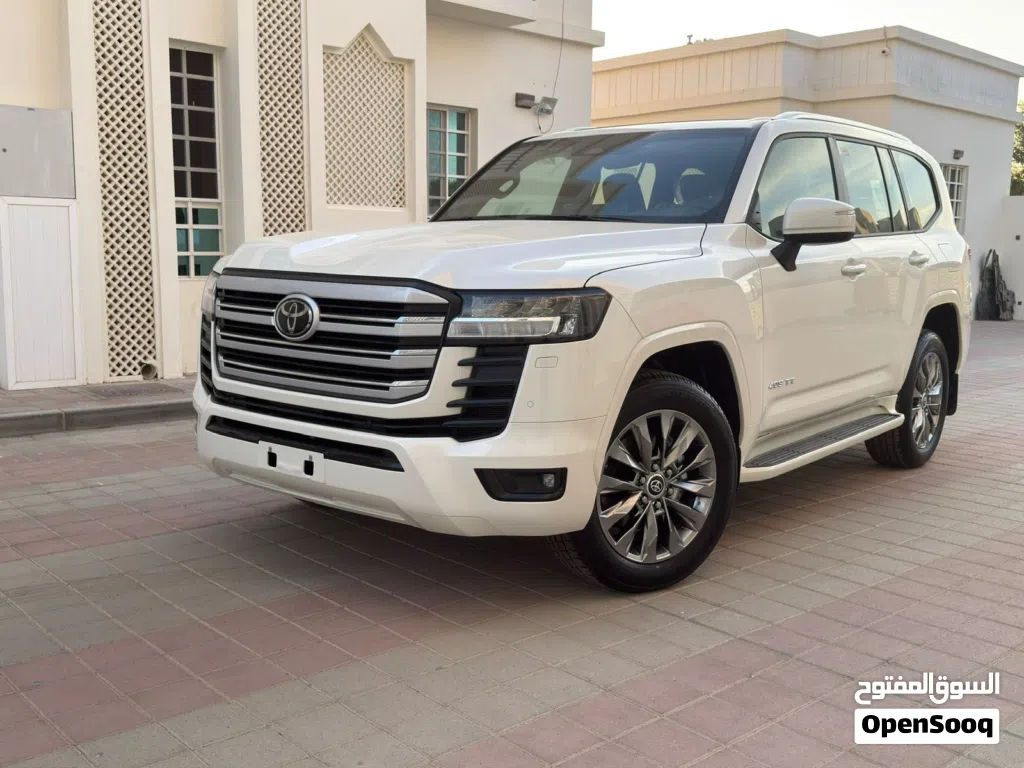 2025 Toyota Land Cruiser GXR