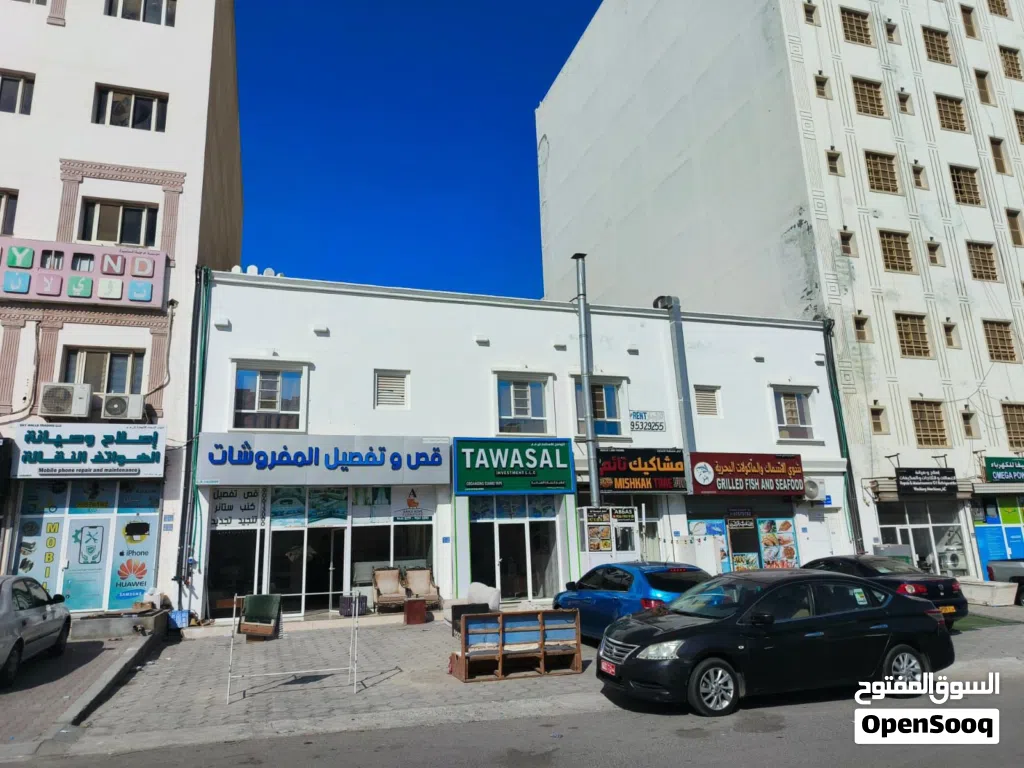 مباشره بنايه سكني تجاريه المعبيله قرب جامع الباري خلف نيستو فقط طابقين والعمر 3 سنوات فقط