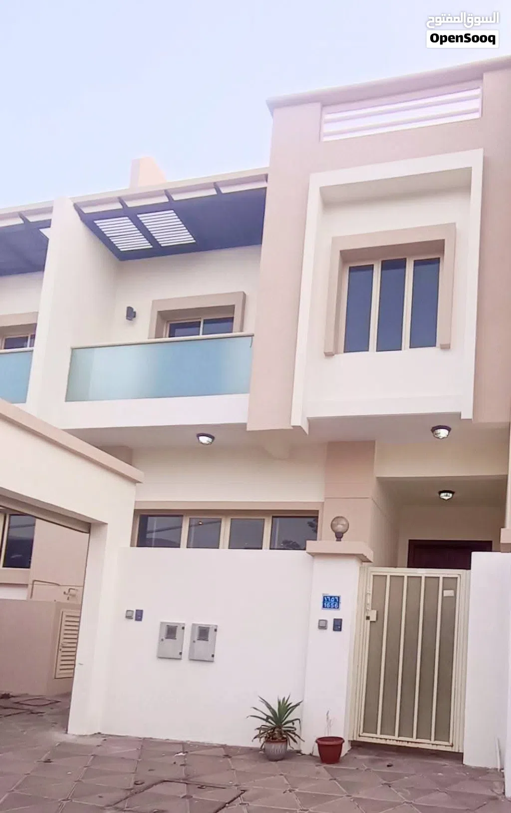 Well-Presented 3+1 Bedroom Villa Next to Madinat Qaboos Park