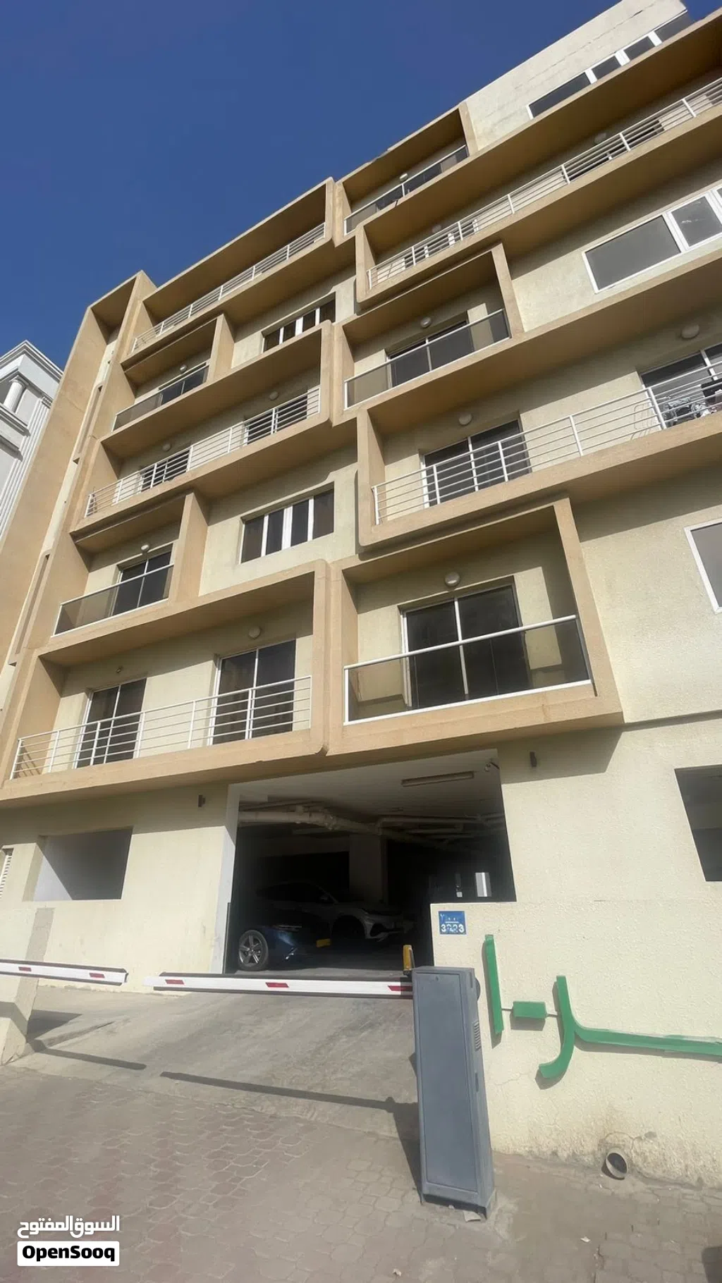 150 m2 3 Bedrooms Apartments for Sale in Muscat Al Khuwair