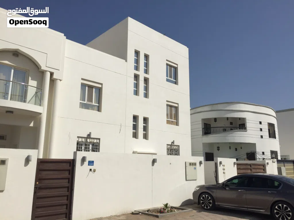 150 m2 3 Bedrooms Apartments for Rent in Muscat Amerat