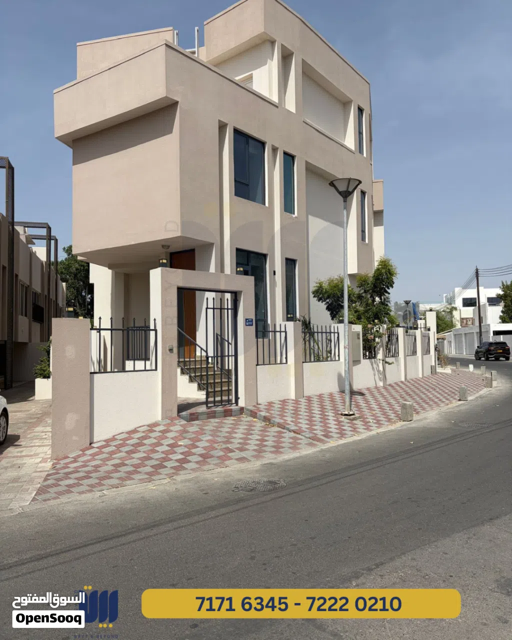 VILLA FOR RENT IN MADINAT SULTAN QABOOS - فيلا للأجار في مدينة سلطان قابوس