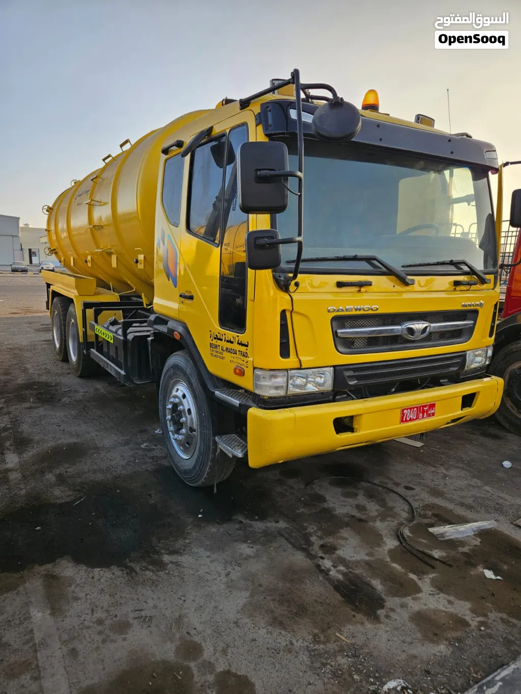 خدمة شفط مياه المجاري - تنظيف خزانات الصرف الصحي - خدمة صهريج مياه الصرف الصحي Sewage Water Tanker